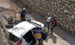 Denizli'de su kanalına düşen otomobildeki 3 kişi yaralandı