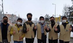 Erzurumlu gençler çetin kışta sokak hayvanlarını unutmadı