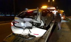Kocaeli'de 3 aracın karıştığı trafik kazasında 2 kişi yaralandı