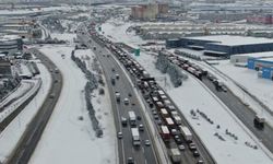 Şiddetli kar yağışı sonrası İstanbul'da trafik yoğunluğu yüzde 70'e yaklaştı