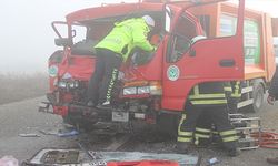 Tekirdağ'da zincirleme trafik kazasında çöp kamyonundaki 2 işçi yaralandı