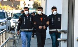 Adana'da bir kişinin sokakta silahla öldürülmesiyle ilgili yakalanan 3 şüpheli tutuklandı