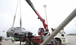 Antalya'da iki otomobil çarpıştı: 2 ölü, 3 yaralı