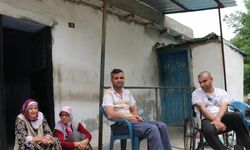 Adıyamanlı fedakar anne bedensel engelli üç çocuğuna bebek gibi bakıyor
