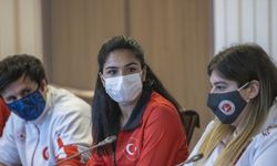 Aile ve Sosyal Hizmetler Bakanı Derya Yanık, milli sporcuları kabul etti