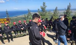 Çanakkale'de kamp yapan Yıldız Grekoromen Güreş Milli Takımı, şehitlikleri ziyaret etti