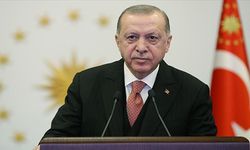 Cumhurbaşkanı Erdoğan: İşçi kardeşlerimin 1 Mayıs Emek ve Dayanışma Günü'nü tebrik ediyorum