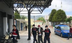 Denizli'de döviz satma bahanesiyle 200 bin lira dolandıran 4 zanlı tutuklandı