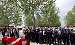Edebiyatçı Emine Işınsu Öksüz, son yolculuğuna uğurlandı