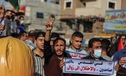 Gazze'de İsrail'in Kudüs'ün Şeyh Cerrah Mahallesi'ndeki ihlalleri Filistinlilerce protesto edildi