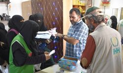 İHH, Suriye'de bayram öncesi kıyafet yardımıyla binlerce yetimin yüzünü güldürdü