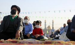 İran'da bayram namazı kılındı
