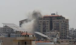 İsrail, abluka altındaki Gazze'nin çeşitli noktalarını bombaladı