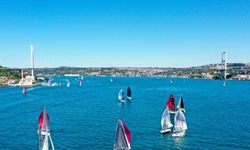 İstanbul Boğazı'nda yelken şöleni yaşandı