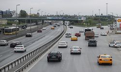 İstanbul'da "tam kapanma"nın trafikte oluşturduğu sakinlik sürüyor
