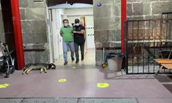 İzmir'de hücre evlerine düzenlenen operasyonda 35 FETÖ şüphelisi yakalandı