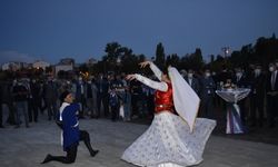 Kars'ta Azerbaycan Cumhuriyeti'nin 103. kuruluş yıldönümü kutlandı