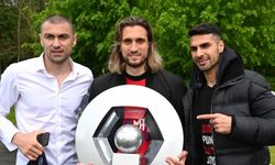 Milli futbolcu Burak Yılmaz: “Çok gururluyuz ülkemize çok selamlar yolluyoruz“