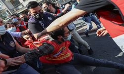 Taksim Meydanı'na izinsiz yürümek isteyen gruba müdahale edildi