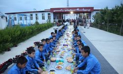 TİKA Afganistan'daki 100 yetim çocuğa iftar yemeği verdi