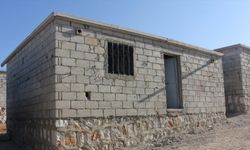 Türk sivil toplum kuruluşları Suriye'de briket evlerden oluşan kamp inşa etti