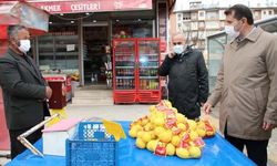 Validen alkışlanacak hareket! Ceza kesmedi, hepsini satın alıp evine gönderdi