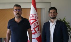 Antalyaspor, 4 futbolcu ile yollarını ayırdı