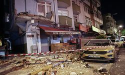 Avcılar'da bir apartmanın balkonu çöktü