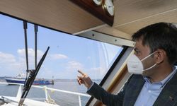 Bakan Kurum ODTÜ araştırma gemisi Bilim-2'deki müsilajla mücadele çalışmalarını inceledi