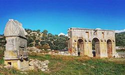 Kaş Kaymakamlığı, Patara'dan kamyonlarla izinsiz kum alındığı iddialarını yalanladı