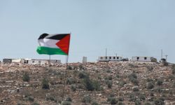 Batı Şeria'nın Nablus kentindeki Filistinliler, Yahudi yerleşim birimlerine canları pahasına karşı çıkıyor