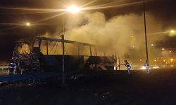 Bursa'da seyir halindeki yolcu otobüsü yandı