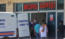 Antalya'da çıkan tartışmada bir kişi bıçaklanarak öldürüldü