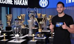 Hakan Çalhanoğlu resmen İnter'de!
