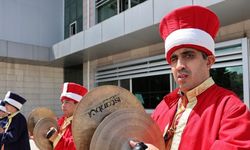 Huzurevi sakinleri Babalar Günü'nü kutladı