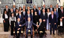 İsrail'de yeni hükümet aile pozu verdi
