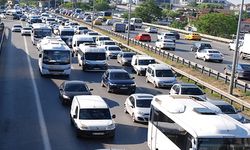 İstanbul'da kademeli normalleşmeyle trafikte yoğunluk yaşanıyor