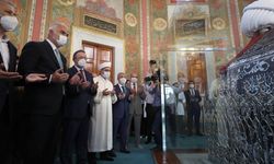 'Kabe Kuşağı', Fatih Sultan Mehmet Han'ın Türbesi'ne yerleştirildi!