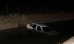 Karaman'da su kanalına düşen araçtaki 2 kişi kendi imkanlarıyla kurtuldu