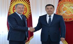 Milli Savunma Bakanı Akar, Kırgızistan Cumhurbaşkanı Sadır Caparov ile görüştü