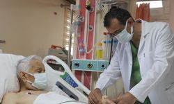 Rize'de 88 yaşındaki hasta 'başparmak anjiyografi' operasyonuyla sağlığına kavuştu