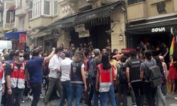 Taksim'de izinsiz yürüyüş yapmak isteyen gruba müdahale edildi