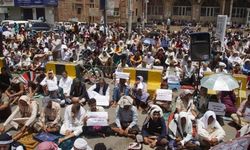 Yemen'de hayat pahalılığı ve yolsuzluğa karşı protestolar büyüyerek devam ediyor!