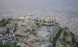 Yemen'de Husilerin ablukası altındaki Taiz halkının nefes alma durağı: Sabır Dağı