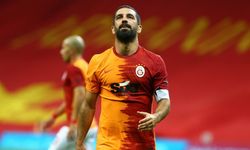 Galatasaray'dan, 34'lük Arda Turan'a yüzde yüz oranında zam!