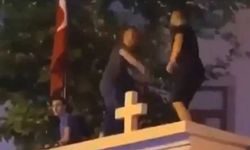 Kilise duvarına çıkıp oynayan 3 kişi gözaltına alındı