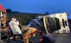 Kuzey Marmara Otoyolu’nda TIR devrildi: 2 ölü