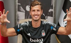 Salih Uçan Beşiktaş'a imzayı attı