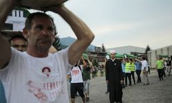 Srebrenitsa kurbanlarının tabutları Potoçari Anıt Mezarlığı'na taşındı