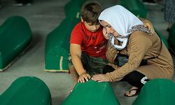 Srebrenitsalılar, soykırımda kaybettikleri yakınlarına son kez veda etti